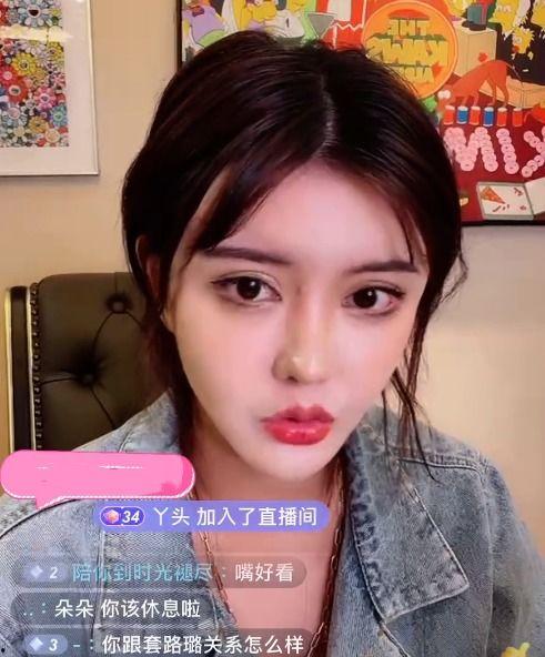 娱乐吃瓜酱朴素的女孩,朴素女孩朴素的娱乐吃瓜之旅